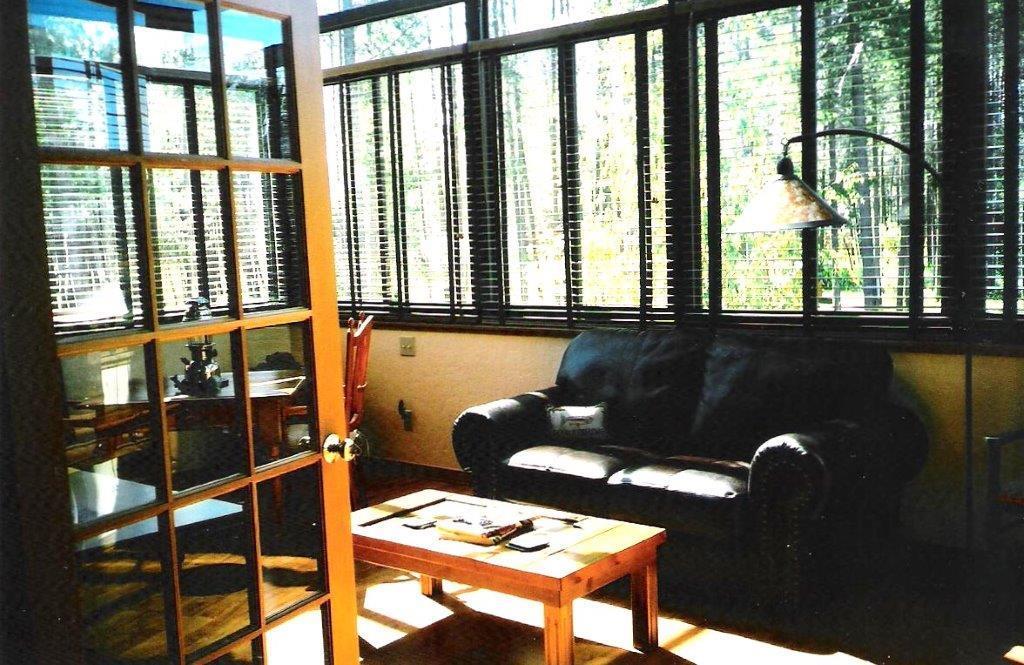 Silverwolf Log Chalets Coram 外观 照片
