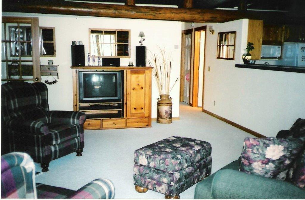 Silverwolf Log Chalets Coram 外观 照片